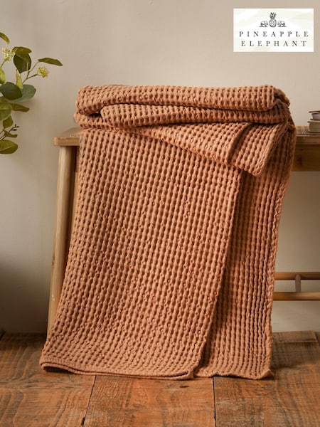 Pineapple Elephant Caramel Jaipur Chunky Waffle Cotton Throw (F56063) | £30