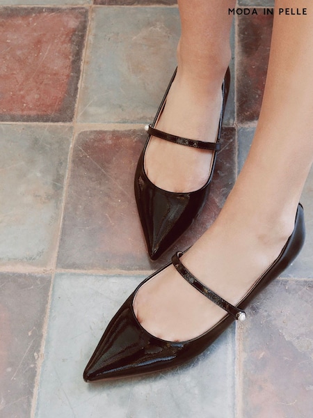 Moda in Pelle Flower Mary Jane Comfort Flat With Pointed Toe And Pearl Detail Shoes (F56809) | £89