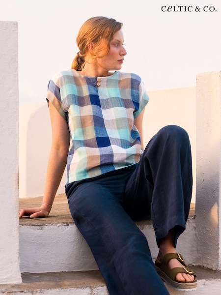 Celtic & Co. Green Button Detail 100% Linen Top (F65481) | £95
