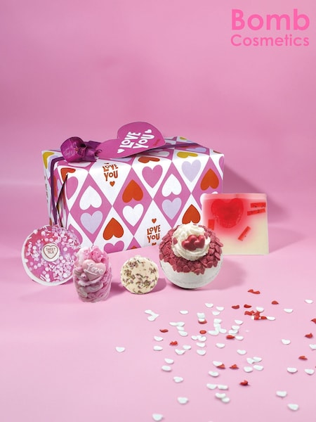 Bomb Cosmetics Love You Bath Bomb Gift Pack (F65846) | £20