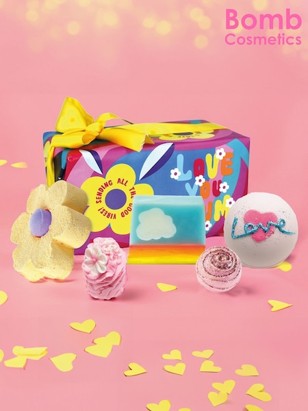 Bomb Cosmetics Love You Mum Bath Bomb Gift Pack (F65848) | £20