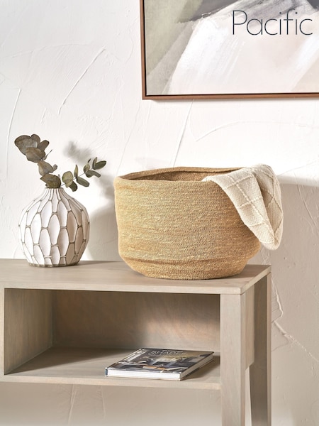 Pacific Lifestyle Natural Seagrass Round Basket (F66830) | £40
