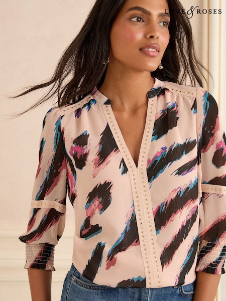 Love & Roses White Ecru Zebra V-Neck Hardware 3/4 Sleeve Blouse (F69620) | £39