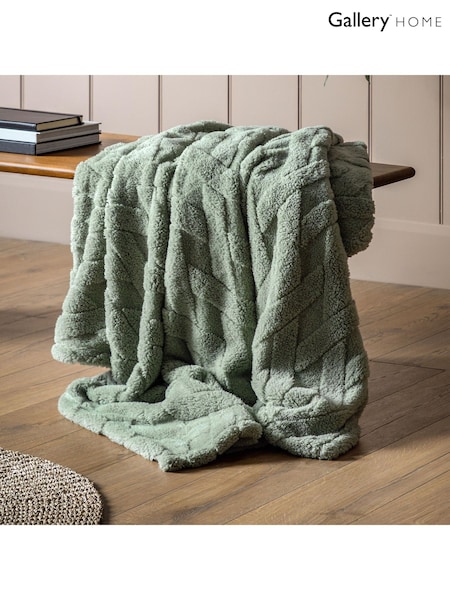 Gallery Home Green Textures Cross Knit Aspen Throw (F72372) | £22