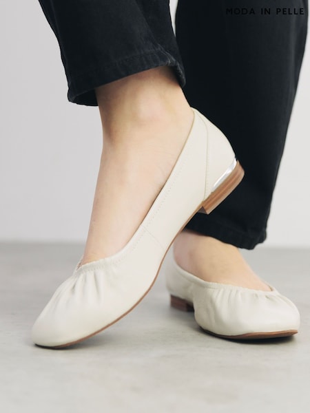 Moda in Pelle FREESIA ELASTICATED LEATHER BALLET FLAT SHOE (F76903) | £69