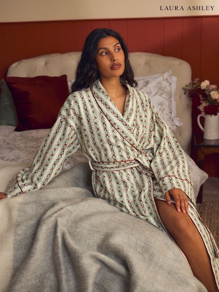 Laura Ashley Red/Green Christmas Rose Robe (F80705) | £52