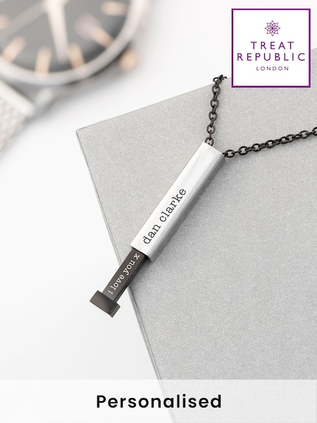 Treat Republic Mens Personalised Square Hidden Message Necklace (F88815) | £30