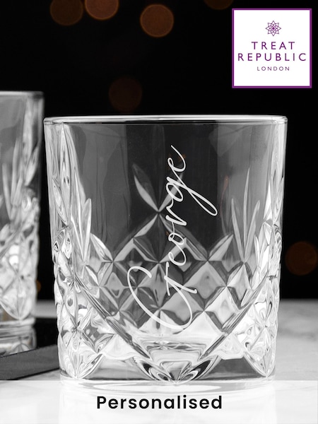Treat Republic Personalised Crystal Glass Whisky Tumbler (F89218) | £25