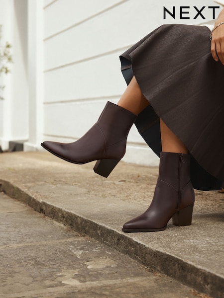 Chocolate Brown Leather Western Block Heel Ankle Boots (G00116) | £65