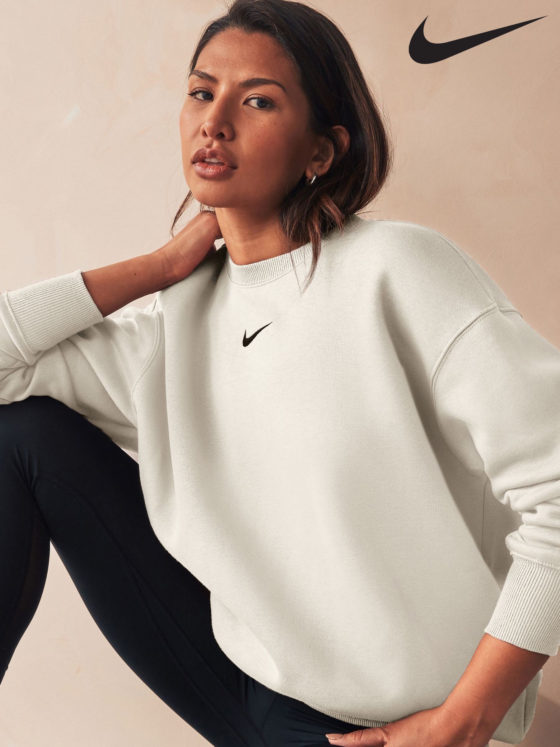 ladies white nike sweatshirt