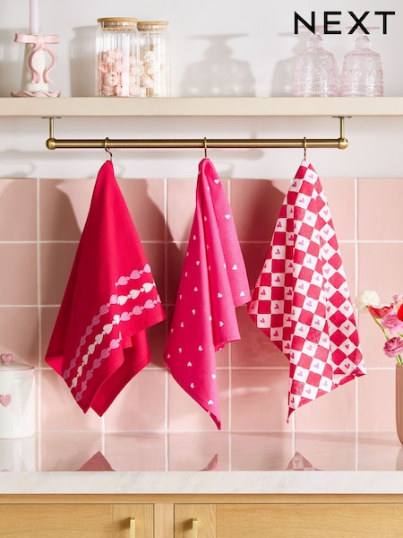 Set of 3 Red Heart Tea Towels (G00933) | £14