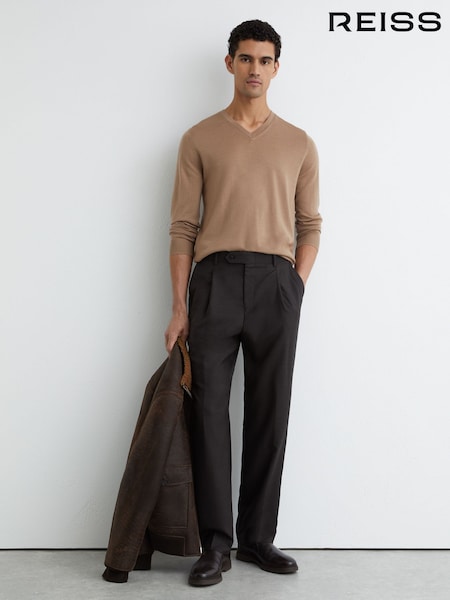 Reiss Camel Brown Earl Merino Wool V-Neck Jumper (G05387) | £88