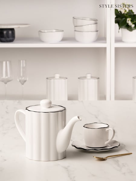 Style Sisters White Ribbed 800ML Teapot (G10664) | £25