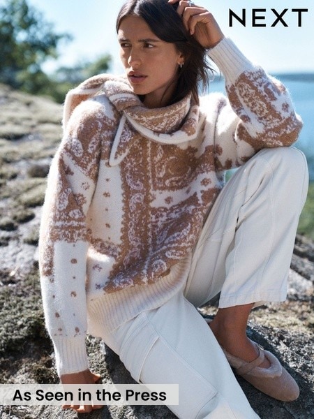 Ecru/Camel Brown - Relaxed Long Sleeve Crew Neck Jumper