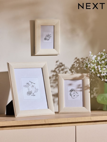 Linear Texture Photo Frame