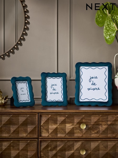 Velvet Wiggle Photo Frame