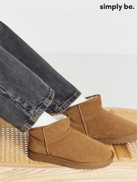 Simply Be Brown Wide Fit Low Cut Warm Lined Boots (G55566) | £48