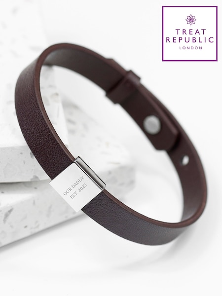 Treat Republic Personalised Mens Soho Tag Message Leather Bracelet (G63723) | £32