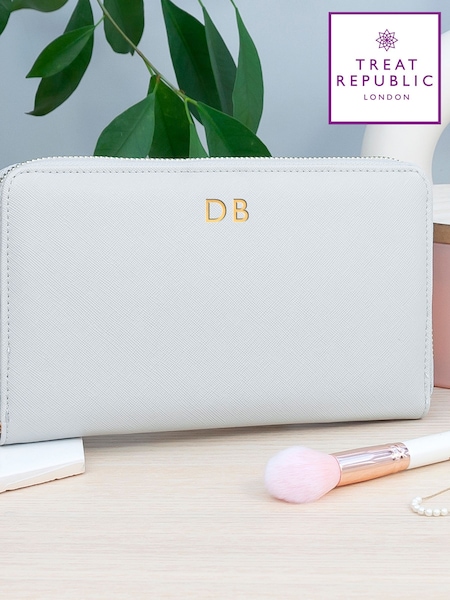 Treat Republic Personalised Aspen Travel Jewellery Wallet (G63737) | £40