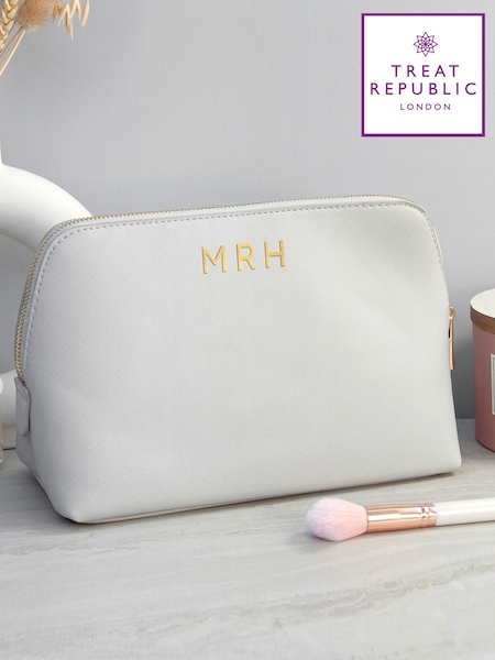 Treat Republic Monogrammed Ladies Boutique Wash Black Bag (G63741) | £20