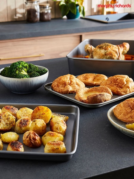 Morphy Richards Silver Grey Yorkshire Pudding Tray Oven Tray and Roasting Tin Set (G70038) | £35