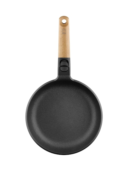 BRA Black Market Frying Pan 28cm (G76829) | £58