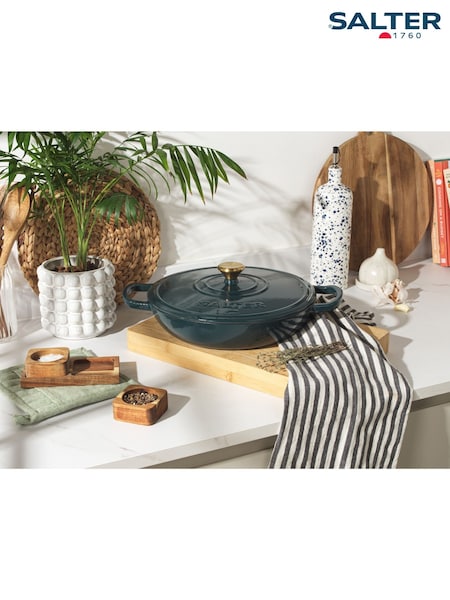 Salter Green Chester Shallow Cast Iron 2.8L Casserole Pot (G85160) | £52