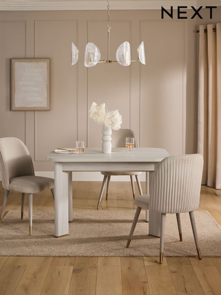 Evie Oak Effect 4 To 6 Round Seater Extending Dining Table