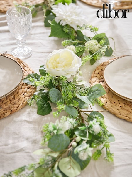 Dibor Zuria White Floral Garland (H15165) | £32