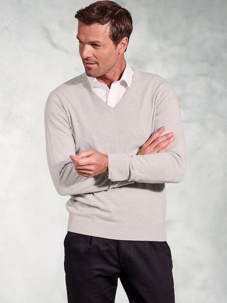 Brook Taverner White V-Neck Jumper (H41433) | £60
