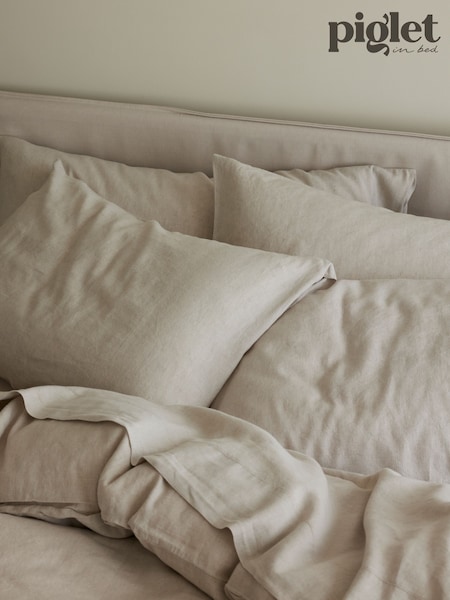 Piglet in Bed Oatmeal Pillowcase (H44769) | £0