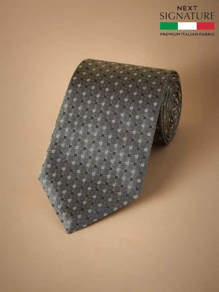 Green Italian Silk Design Tie (H48386) | £35