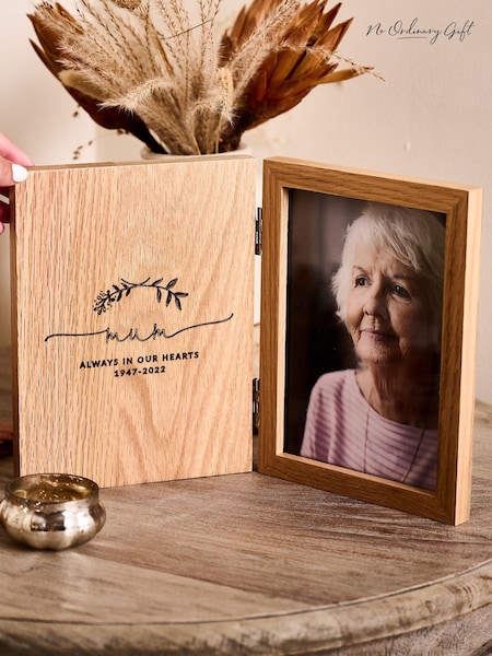 Baby Scan Photo with Insert Card Wallet by No Ordinary Gift (H49380) | £34