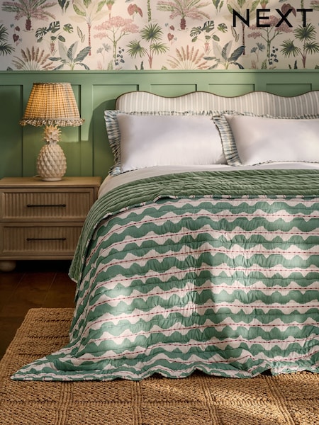 Natural Abstract Wiggle Quilted Bedspread (H54246) | £55 - £95