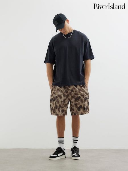 River Island Brown Loose Fit Camouflage Cargo Shorts (H54317) | £38