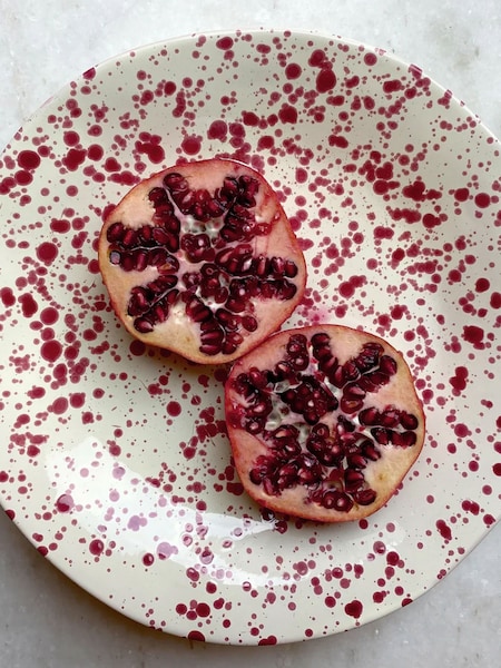 Hot Pottery Cranberry Splatter Shallow Serving Bowl (H58876) | £45