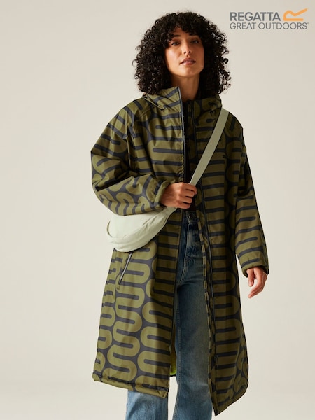 Regatta Green Orla Waterproof Changing Robe (H67751) | £105