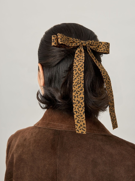 Aela Skinny Leopard Print Brown Bow (H68128) | £9.50