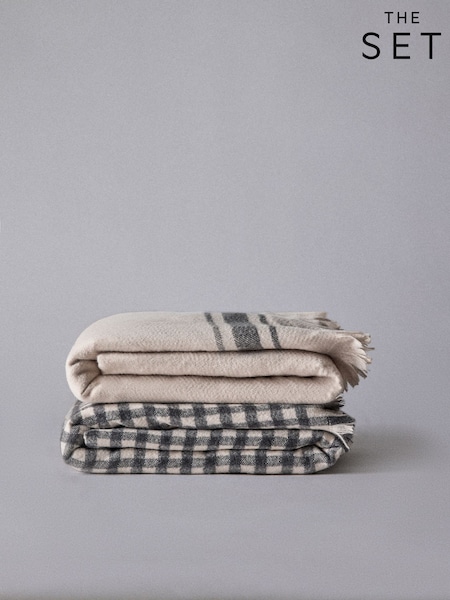 The Set 2 Pack Black/Natural Gingham Cosy Throws (H70261) | £30