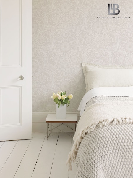 Laurence Llewelyn-Bowen Beige Sunnyside Up Floral Print 10M Wallpaper (H72843) | £50