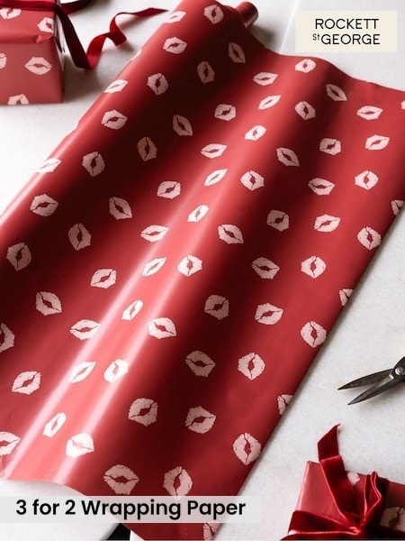 Rockett St George Red 3 Metre Wrapping Paper (H76535) | £4.50