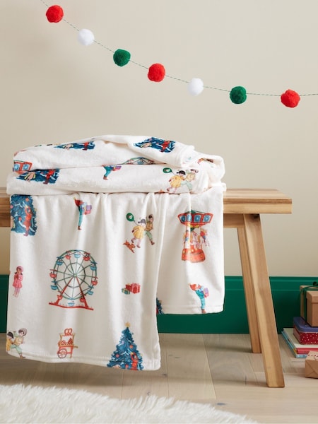 Belle & Boo Cream Christmas Fairground Cosy Fleece Blanket Throw (H87451) | £20