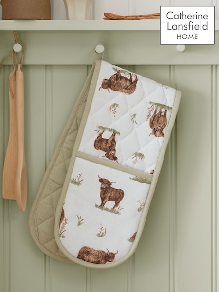 Catherine Lansfield Natural Angus Highland Cow Cotton Double Oven Gloves (H88603) | £10
