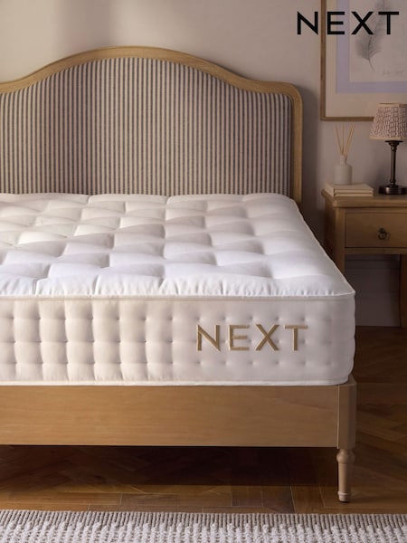 Deluxe 3000 Pocket Firm Sprung Mattress (H95454) | £650 - £850
