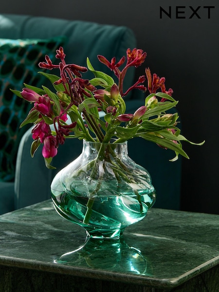 Green Swirl Shaped Glass Vase (K75362) | £12