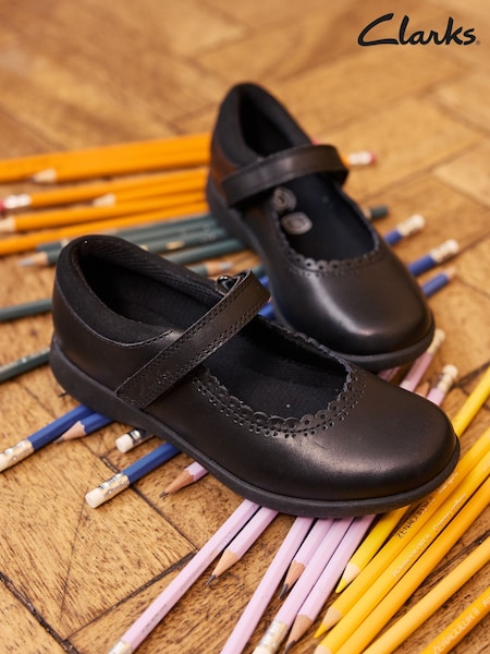 Clarks Black Standard Fit (F) Younger Girls Etch Pure Shoes (K84241) | £48 - £50