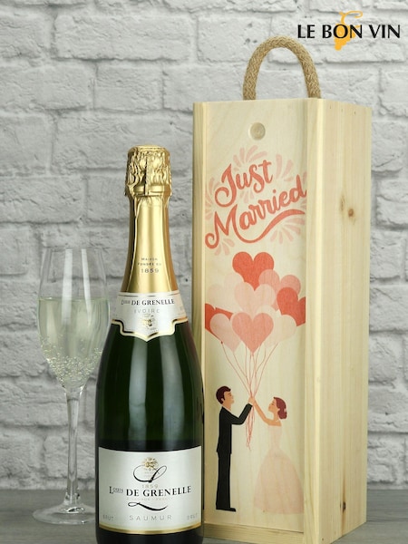 Just Married Sparkling Wine Gift by Le Bon Vin (M48905) | £40