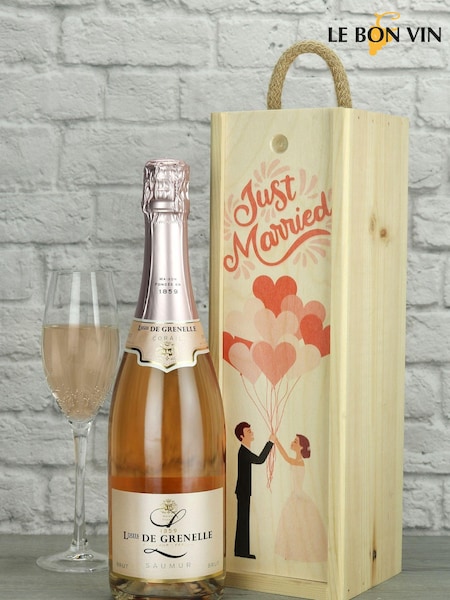 Just Married Sparkling Rose Wine Gift by Le Bon Vin (M48906) | £40