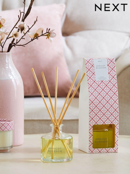 Apricot Blossom 200ml Fragranced Reed Diffuser (M82569) | £20