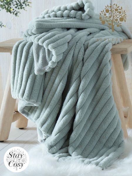 Appletree Green Morritz Plush Faux Fur Throw (N12991) | £35